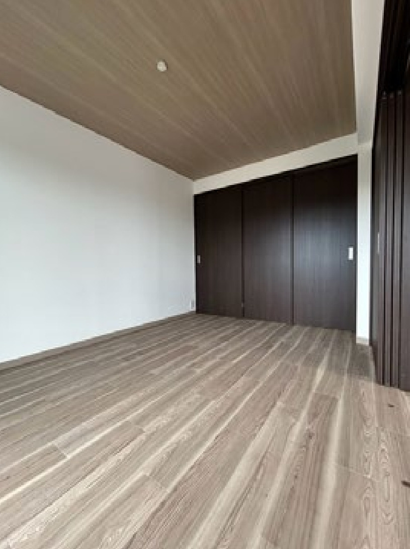 ライネスハイム京急富岡【仲介手数料無料】ペット可♪ルーフバルコニーの洋室