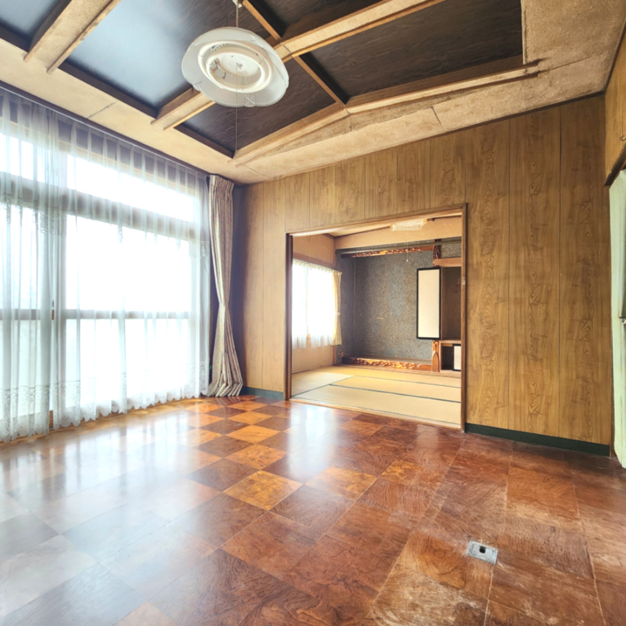 登別市美園町6丁目23-3　中古住宅の居間・リビング
