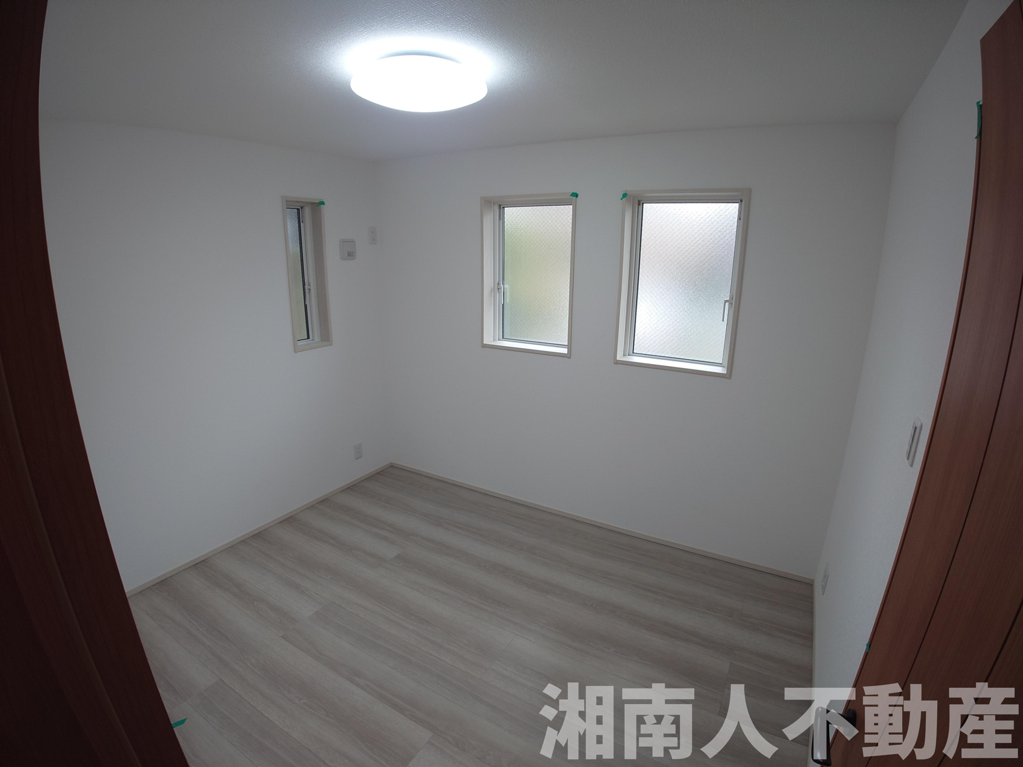平塚市高根１丁目１８－１８新築戸建ての洋室|ゆったりした洋室です