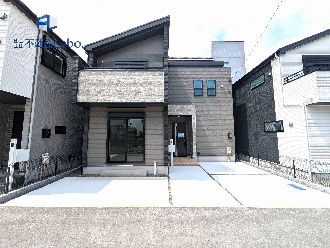 新築分譲住宅　葵区田町2丁目　～全3棟～の外観|●駐車スペース●
２台以上駐車可能♪