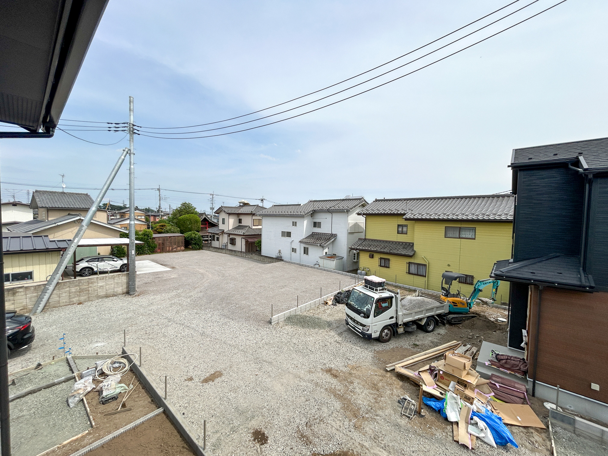 前橋市龍蔵寺町　新築住宅全3棟の展望|低層の一戸建てを中心とした街並みが整然と続き、周辺は高い建物が建っていないので、採光や開放性に恵まれ、空が広く緑の多い閑静な趣を感じる環境です。