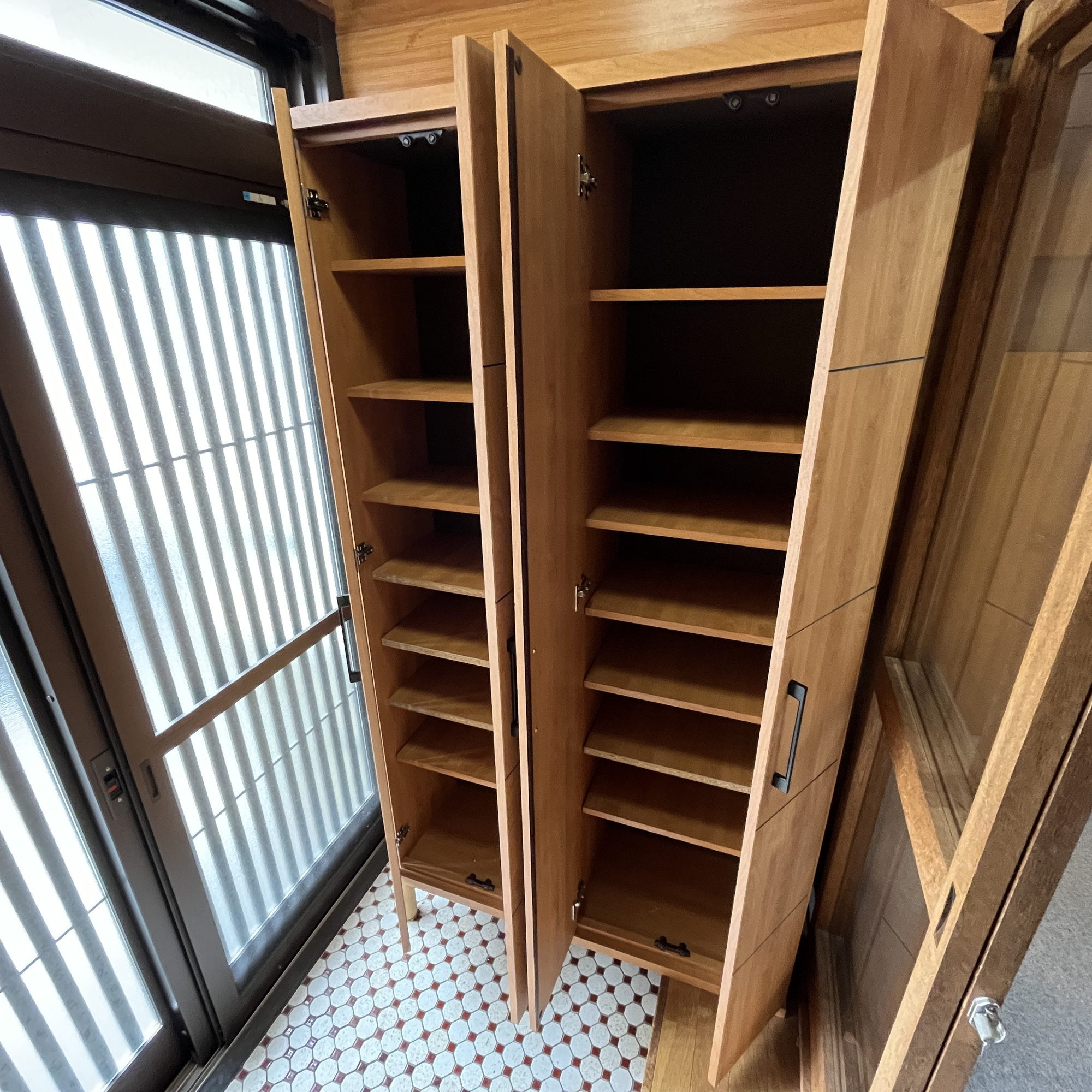 登別市柏木町3丁目17-5　中古住宅の玄関