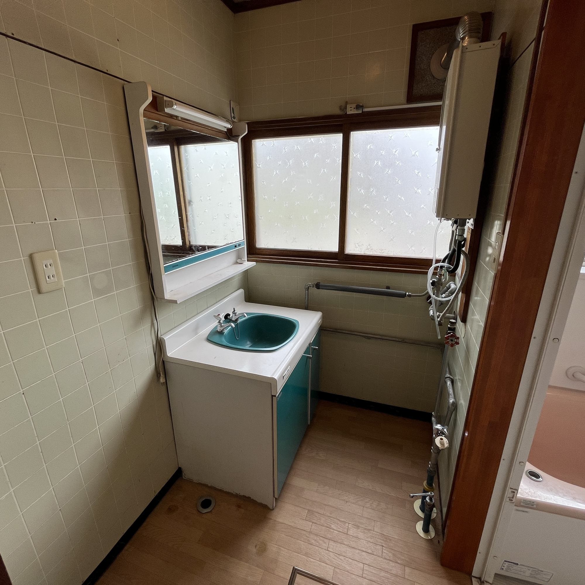 登別市柏木町3丁目17-5　中古住宅の独立洗面台