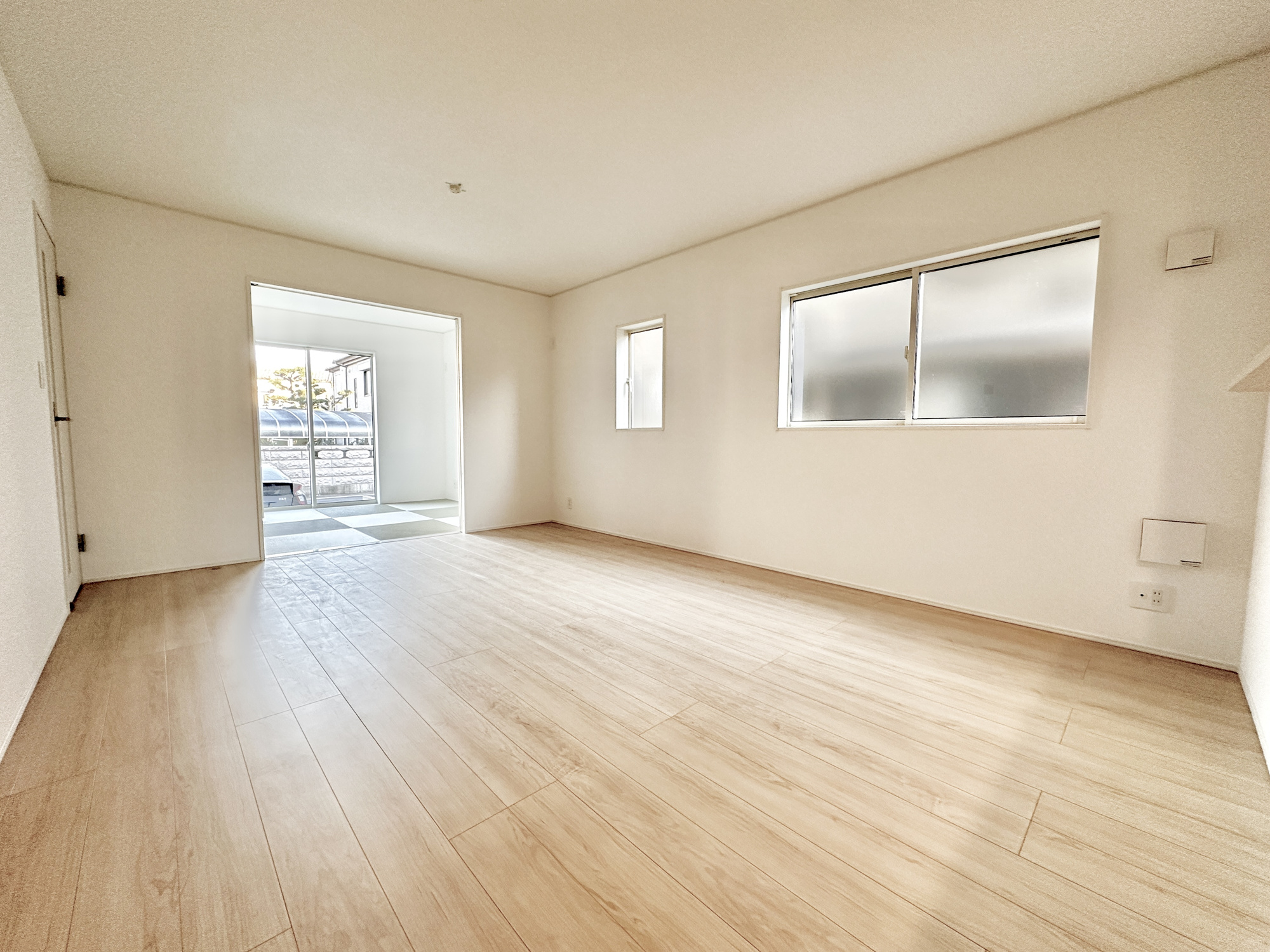 宇都宮市簗瀬３丁目の新築一戸建のキッチン|ここにはみんなが集い、食事と楽しい会話が始まる。話に夢中になりすぎて、ついつい時を忘れてしまう。そんな束の間の幸せを感じさせてくれる場所。