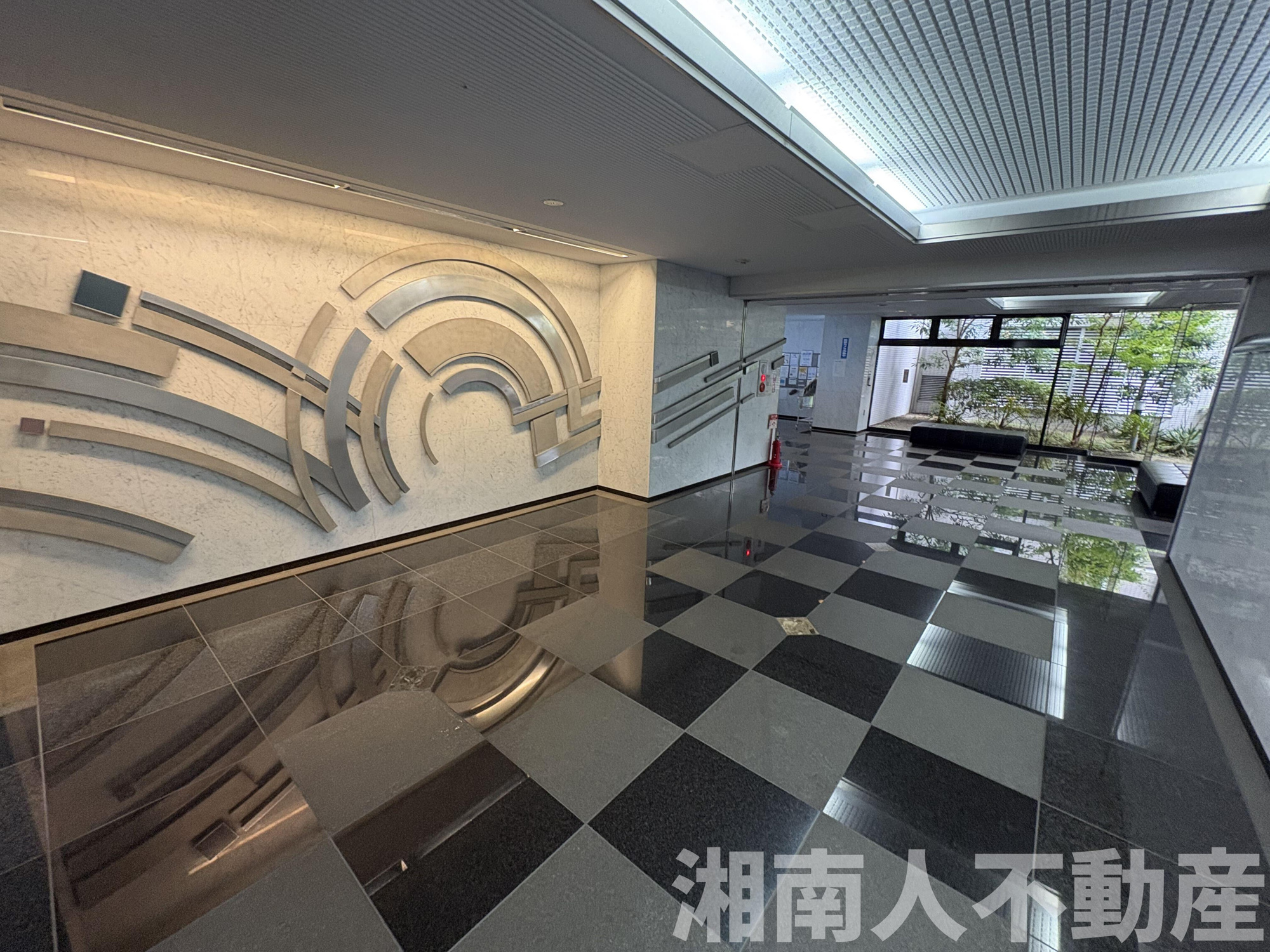 シャルマンコーポ湘南ライフタウンのエントランス|建物の内部です