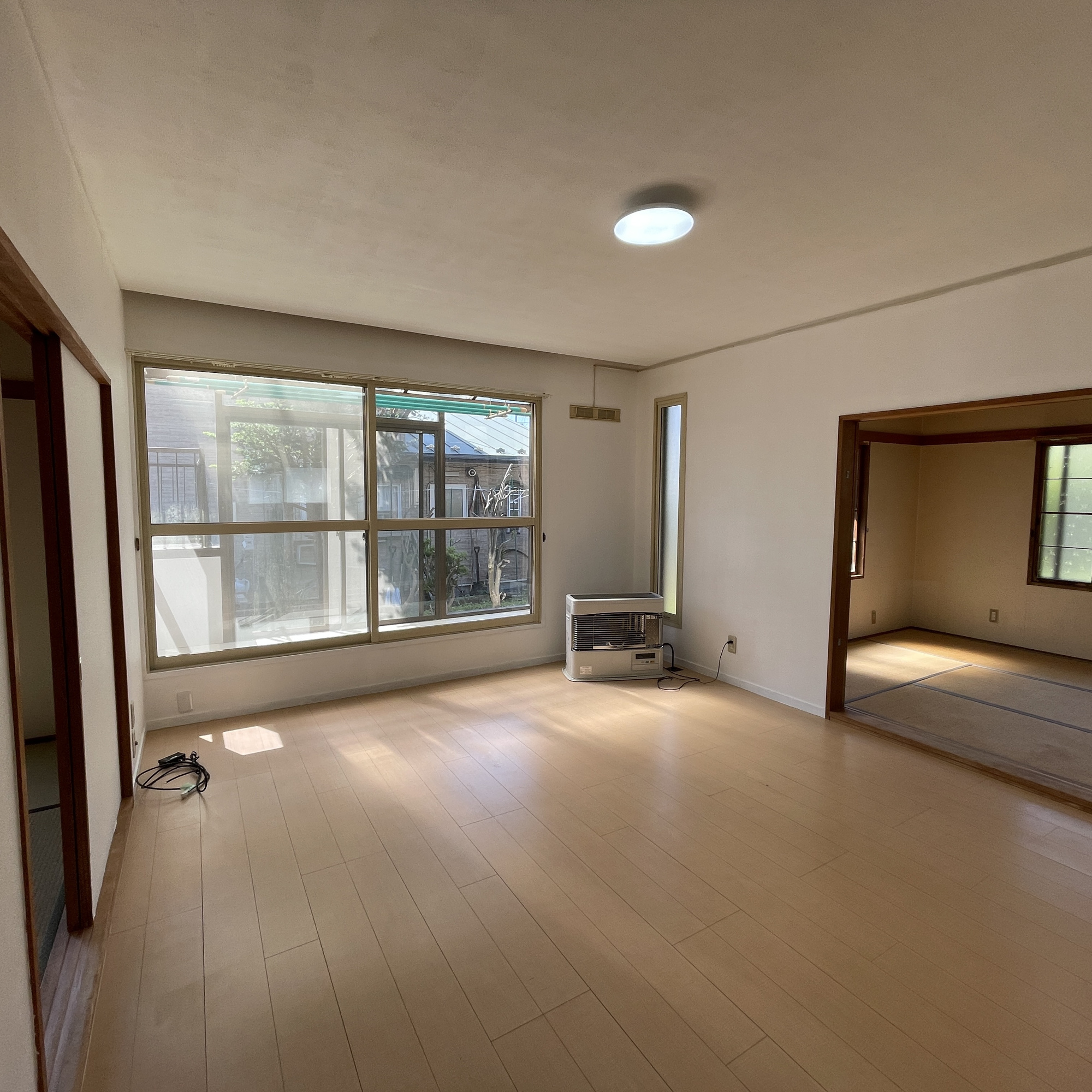 登別市千歳町4丁目5-22　中古住宅の居間・リビング
