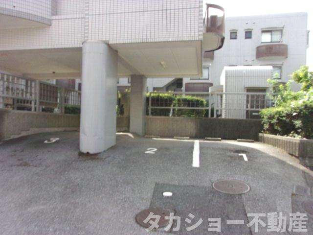 千葉桜木町ダイヤモンドマンションの駐車場|駐車場に車を止められます