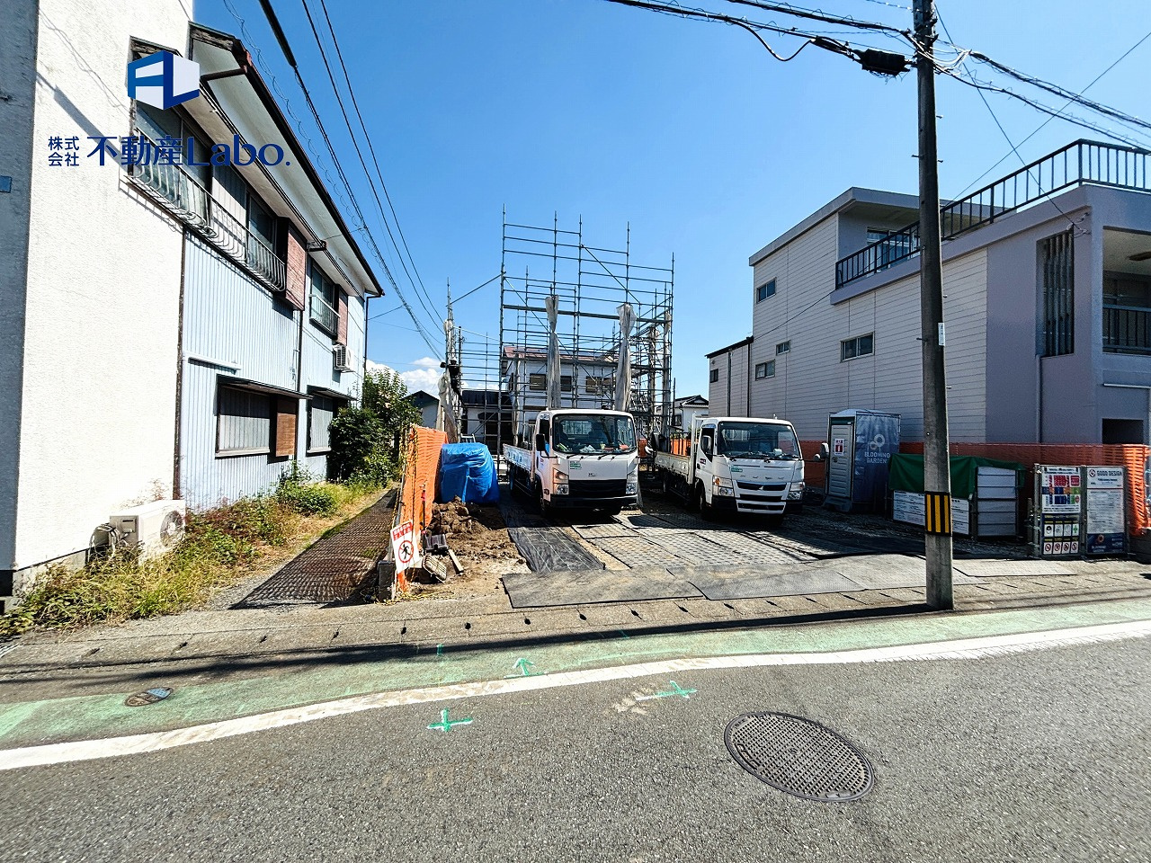 ブルーミングガーデン　富士宮市宝町　全1棟の外観|84坪以上ある広々とした敷地♪カースペースは８台以上！８台駐車してもお庭スペースのあるゆとりの敷地