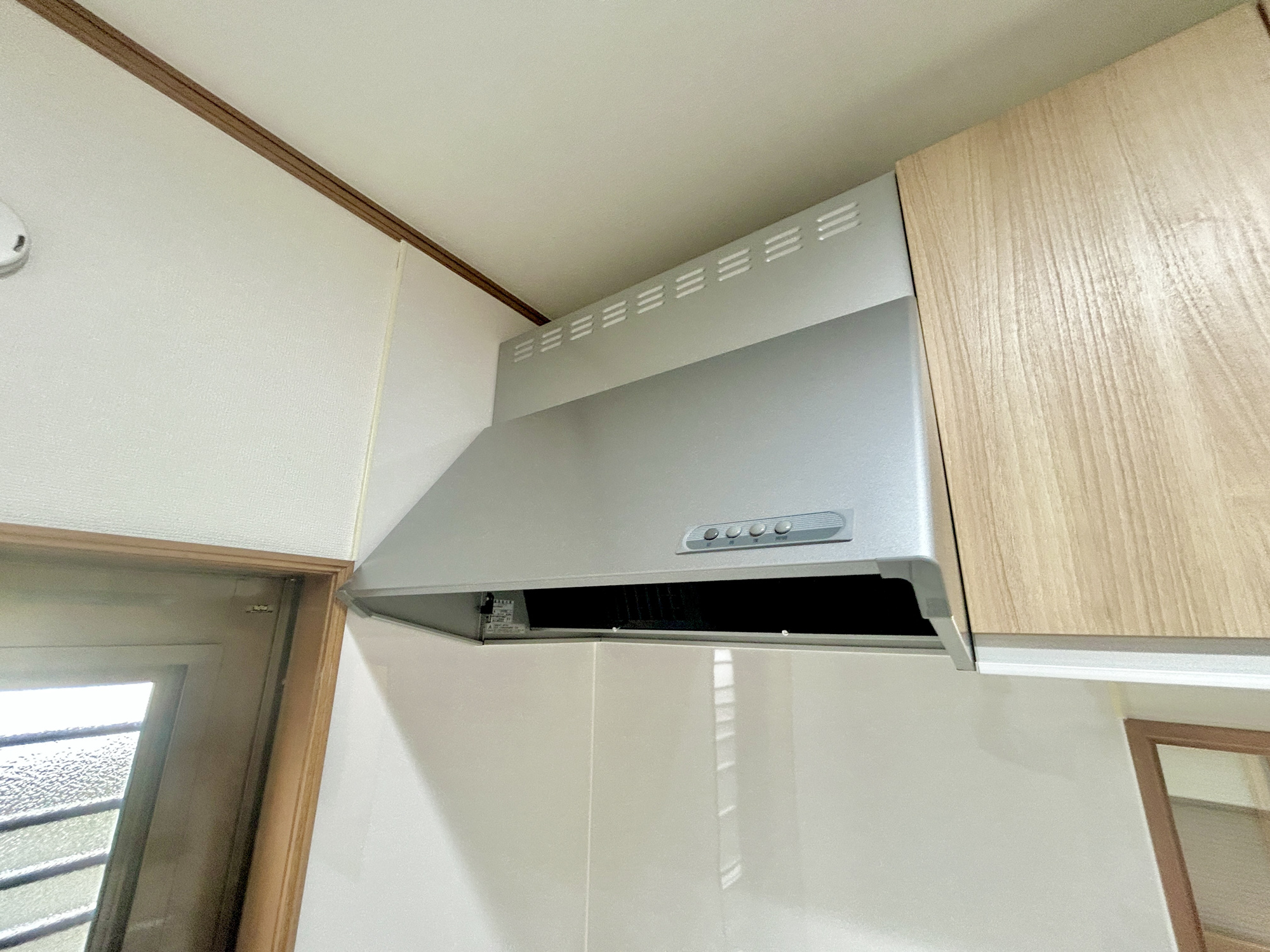 伊勢崎市堀口町1期　中古物件の設備|フラットレンジフードなので、見た目もシャープでお手入れも楽々♪