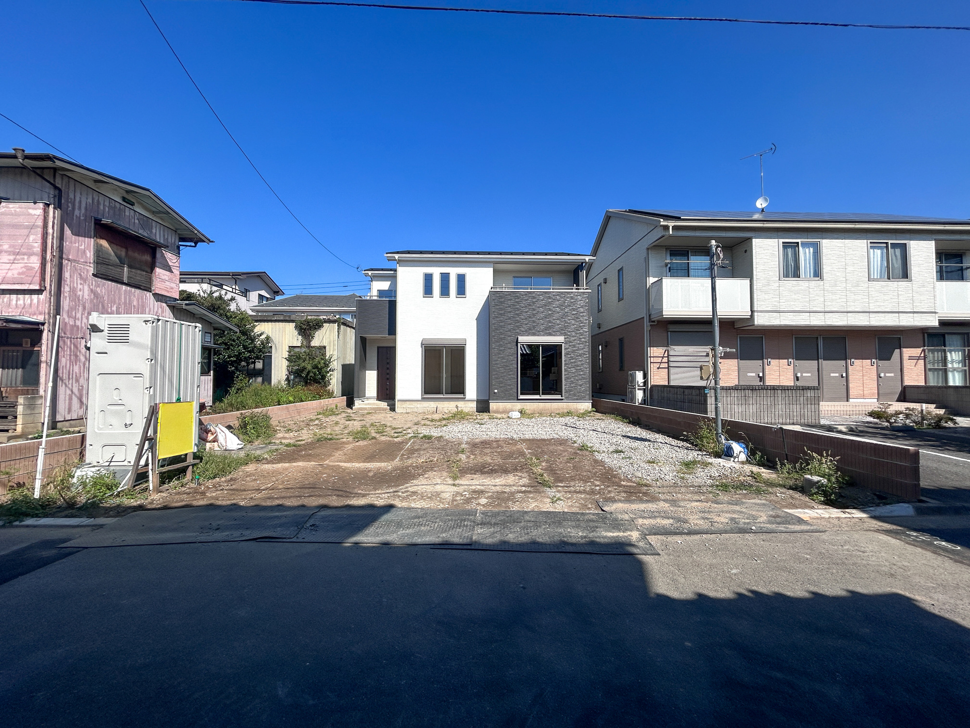 前橋市朝倉町3丁目　新築住宅全1棟の駐車場|駐車場施工中♪