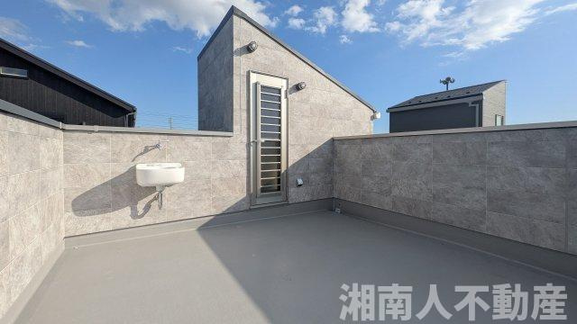 藤沢市片瀬山１丁目６－２７新築戸建てのバルコニー|バルコニー付きです