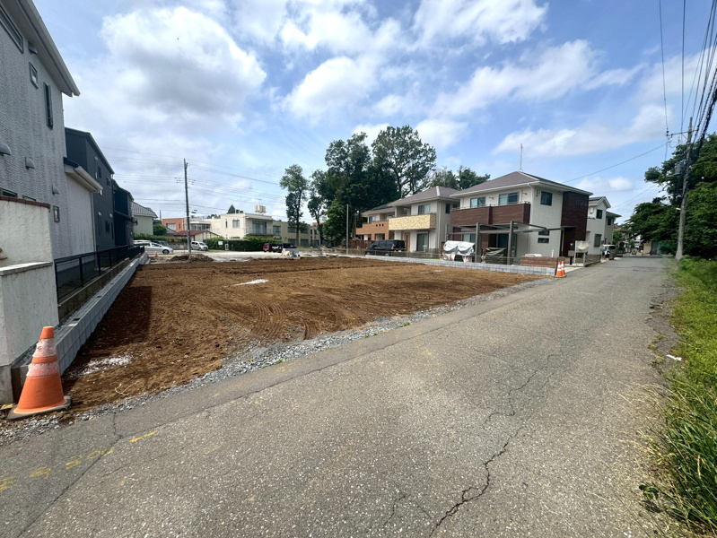 北本市緑４丁目４区画３号地　物件前道路写真