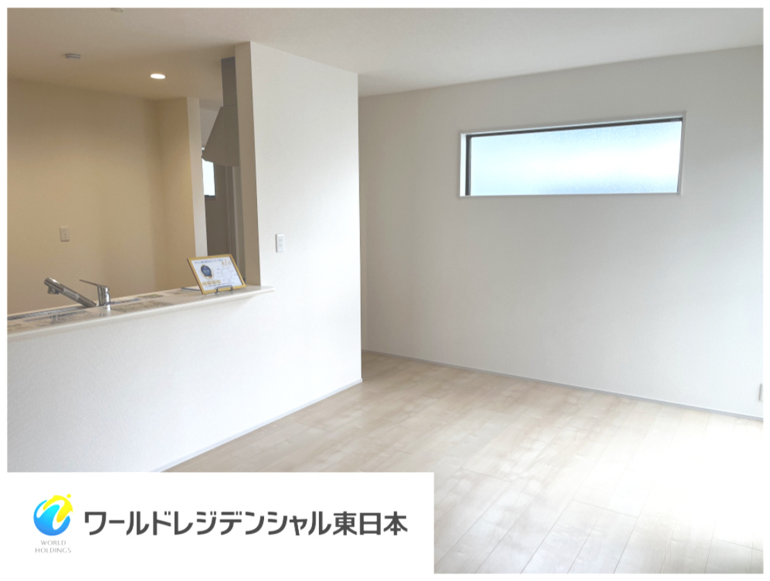 ≪沖野中学校3分≫収納充実4LDK♪若林区沖野１丁目新築戸建の居間・リビング|2026年7月撮影。リビングダイニングの様子が見渡せる、対面式のカウンターキッチンです！