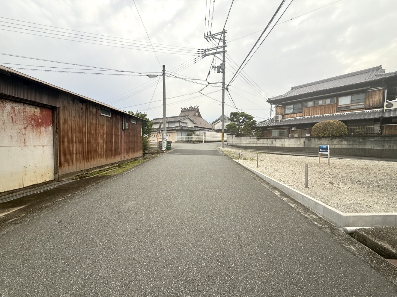 三田市南が丘１丁目　土地の前面道路含む現地写真