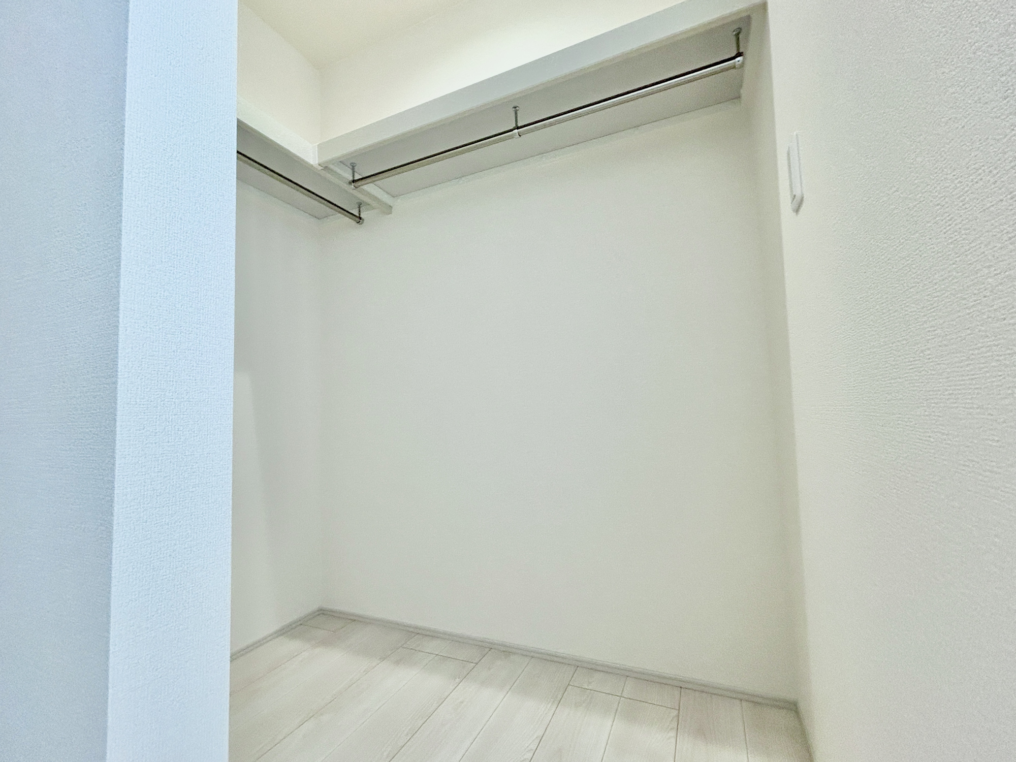 前橋青柳町第4　新築住宅全1棟の収納|洋服はもちろん、お子様との思い出もたっぷりしまえるウォークインクローゼット。お子様の成長と共に増えていく荷物も楽々しまえる収納力！
