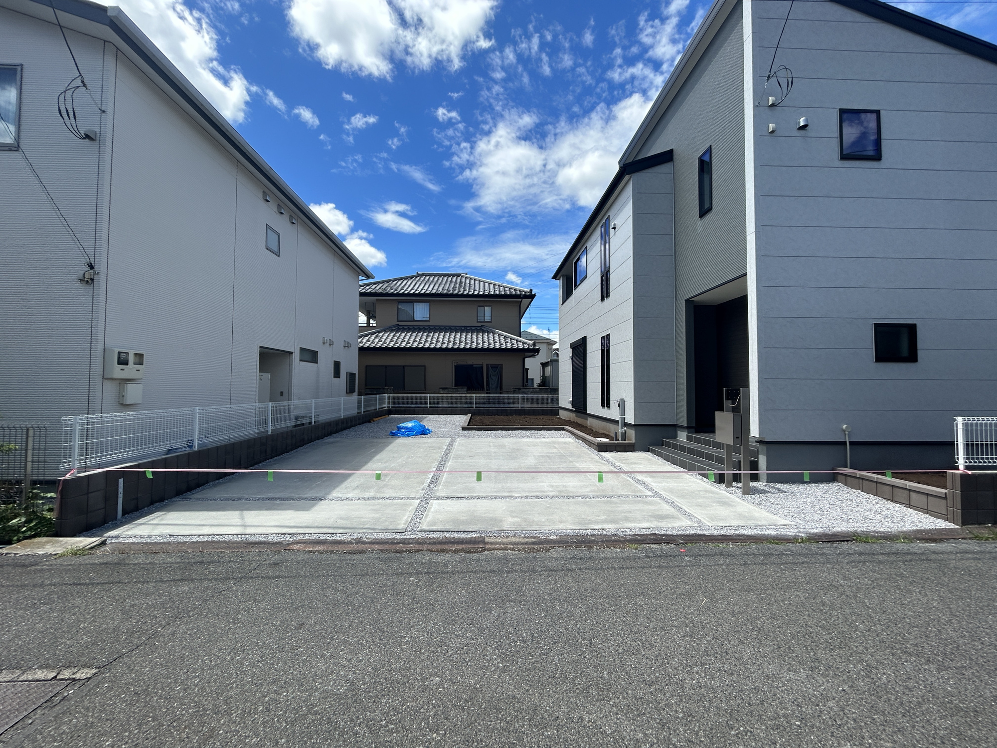 前橋青柳町第4　新築住宅全1棟の駐車場|車庫土間施工済みで駐車3台可能♪