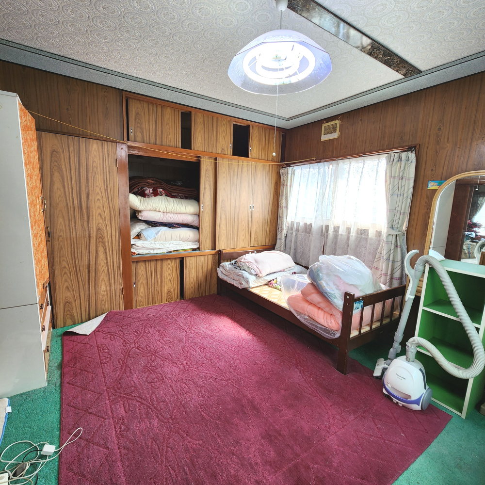 登別市中央町1丁目11-10　中古住宅の洋室