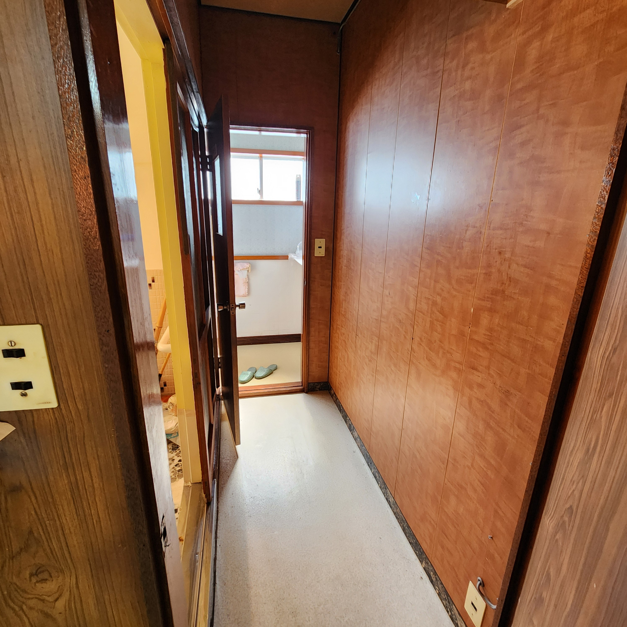 登別市中央町1丁目11-10　中古住宅の脱衣所