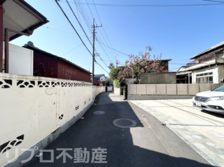 野田市清水中古戸建の前面道路含む現地写真|南側に面している前面道路！