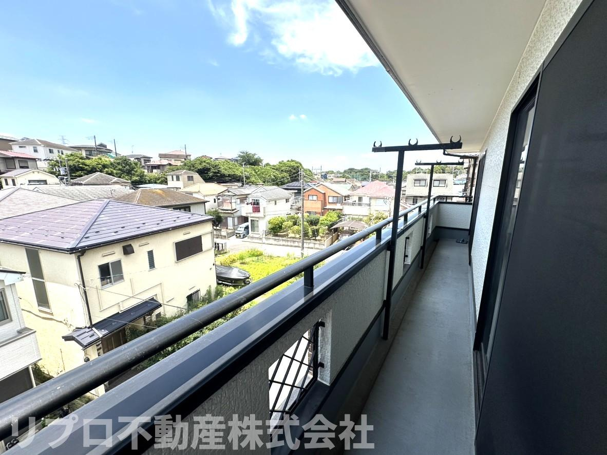 鎌ケ谷市東道野辺３丁目戸建のバルコニー|西向きバルコニーです！