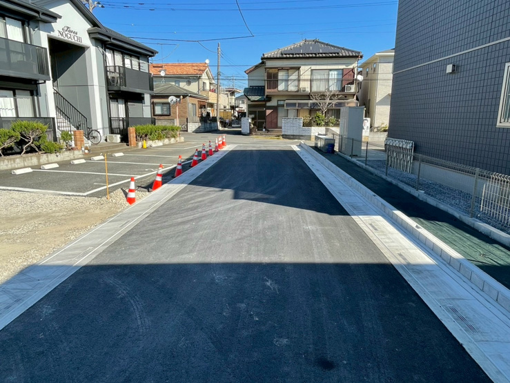 緑３丁目２区画2号棟　物件前道路写真（北東向き位置指定道路）