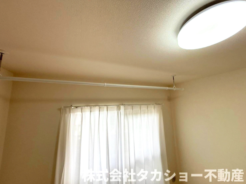 高浜南団地　30号棟の設備|室内干しが可能なホスクリーンが付いてます☆彡