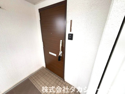 高浜南団地　30号棟の玄関|玄関扉キレイです☆彡