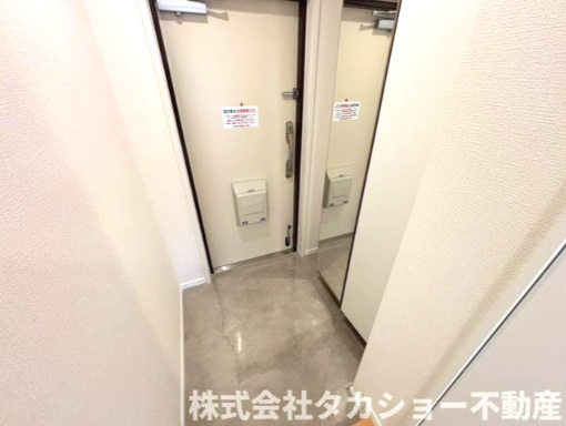稲毛高浜南団地　31号棟の玄関