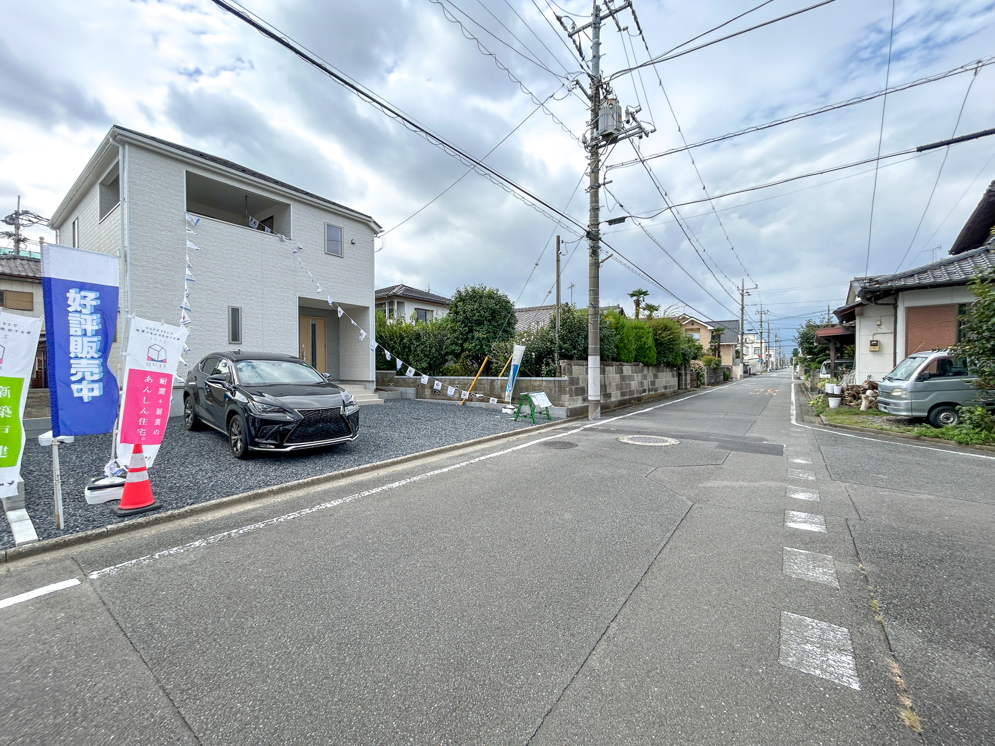 前橋市大利根町第2　新築住宅全2棟の前面道路含む現地写真|閑静な住宅地で子育て家族にピッタリ。毎日のお散歩も快適な緑に恵まれたエリアで、自然に包まれた穏やかな暮らしを実現するための、ゆとりある住環境が整っています。

