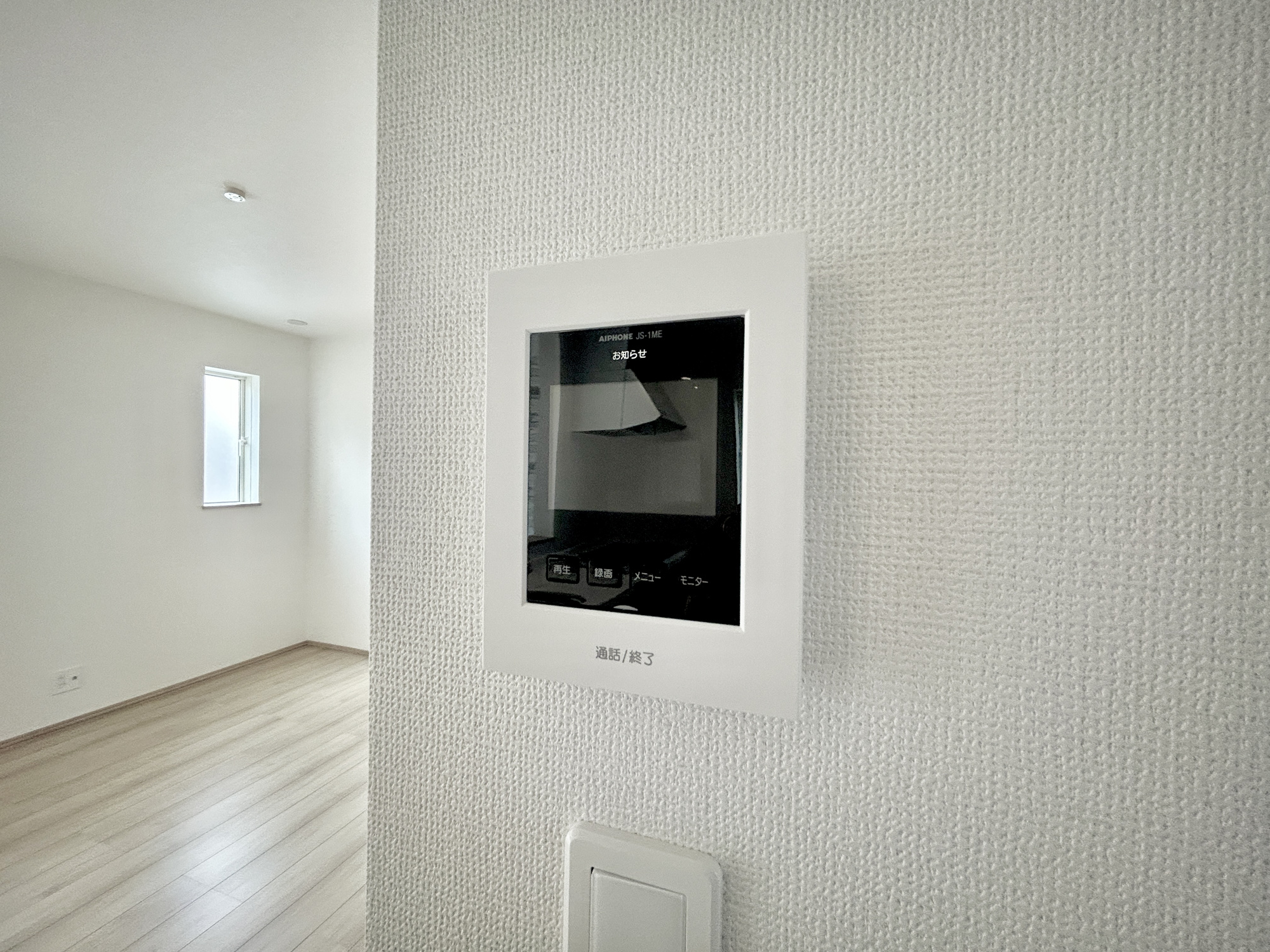 前橋市六供町1丁目　新築住宅全1棟のセキュリティ|TVモニタ付きのインターフォンには録画機能もあるので外出時誰が来たのか確認できます♪ 防犯機能も高く、今では必需品です！		