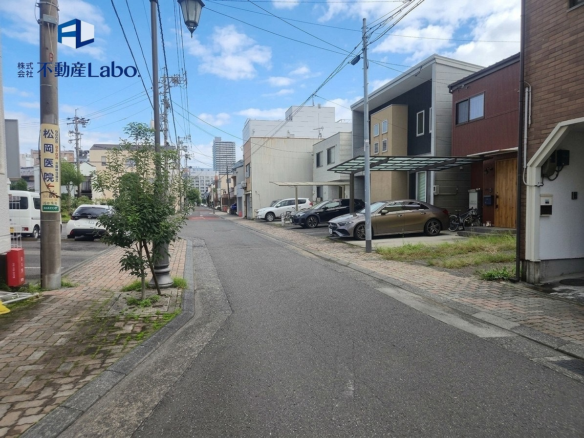 葵区八千代町3期　全1棟の前面道路含む現地写真