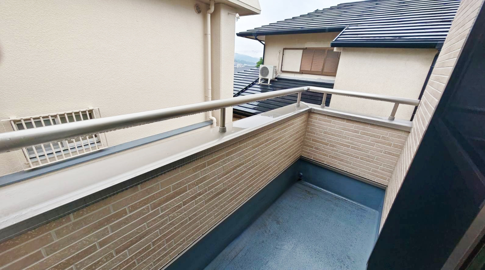 生駒市新旭ケ丘一戸建のバルコニー