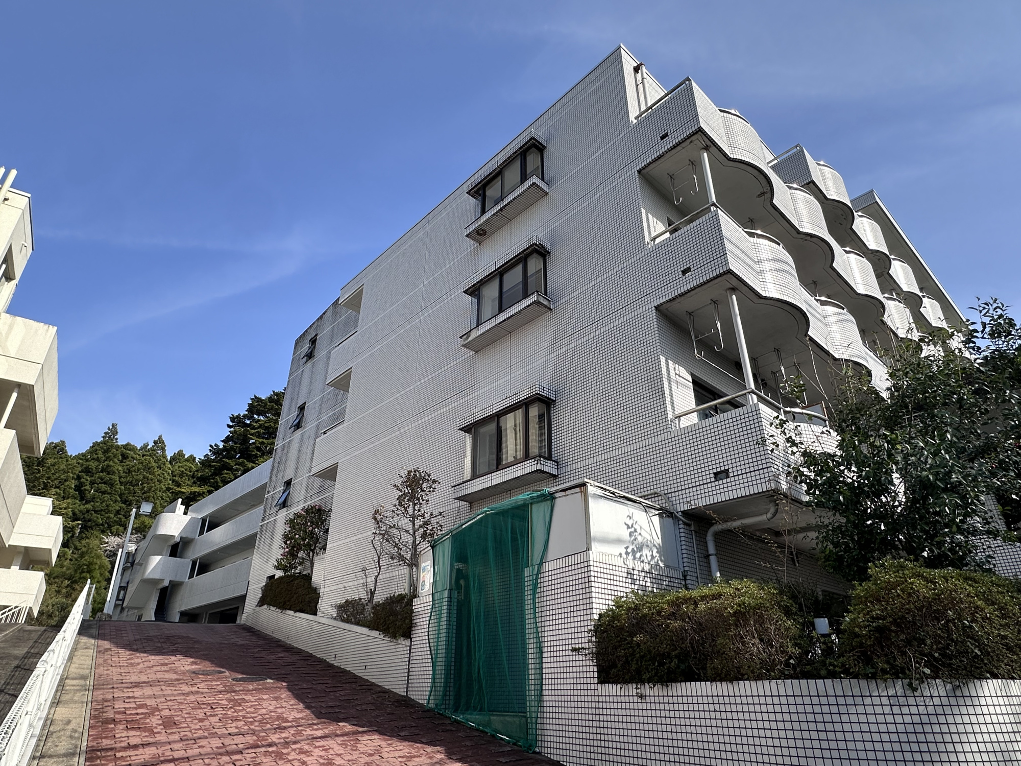 シャンブル向山の外観