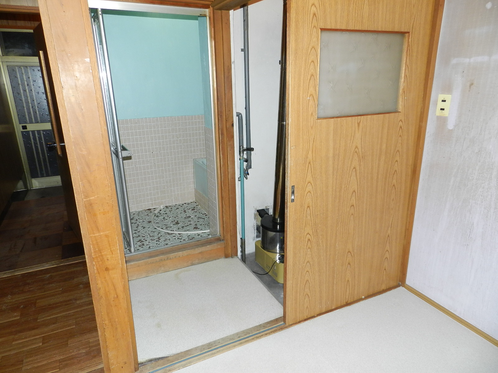 室蘭市増市町1丁目14-8　中古住宅の脱衣所