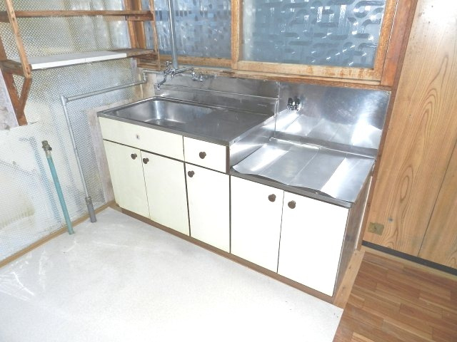室蘭市増市町1丁目14-8　中古住宅のキッチン