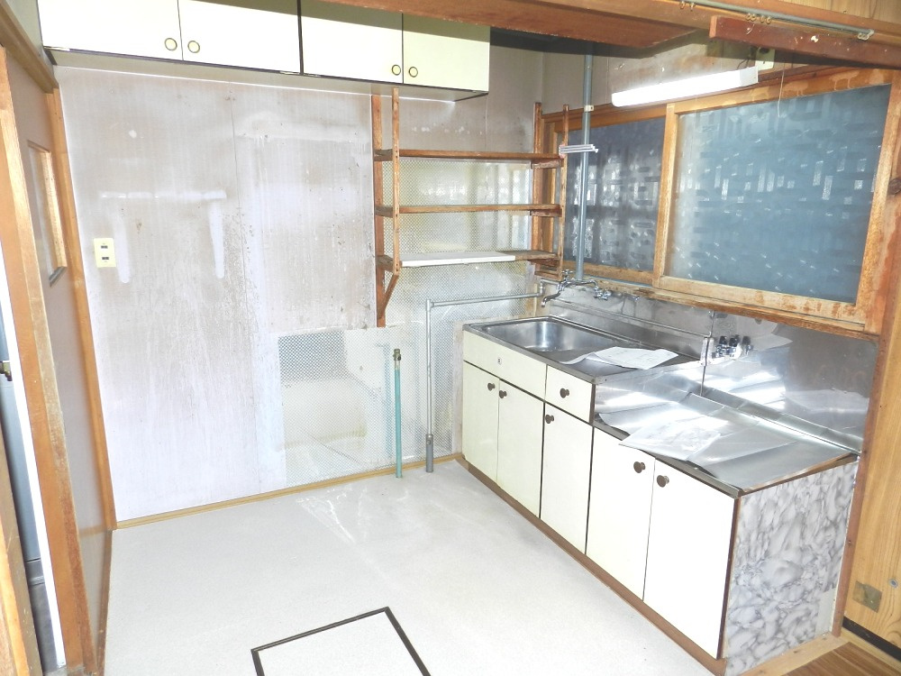 室蘭市増市町1丁目14-8　中古住宅のキッチン