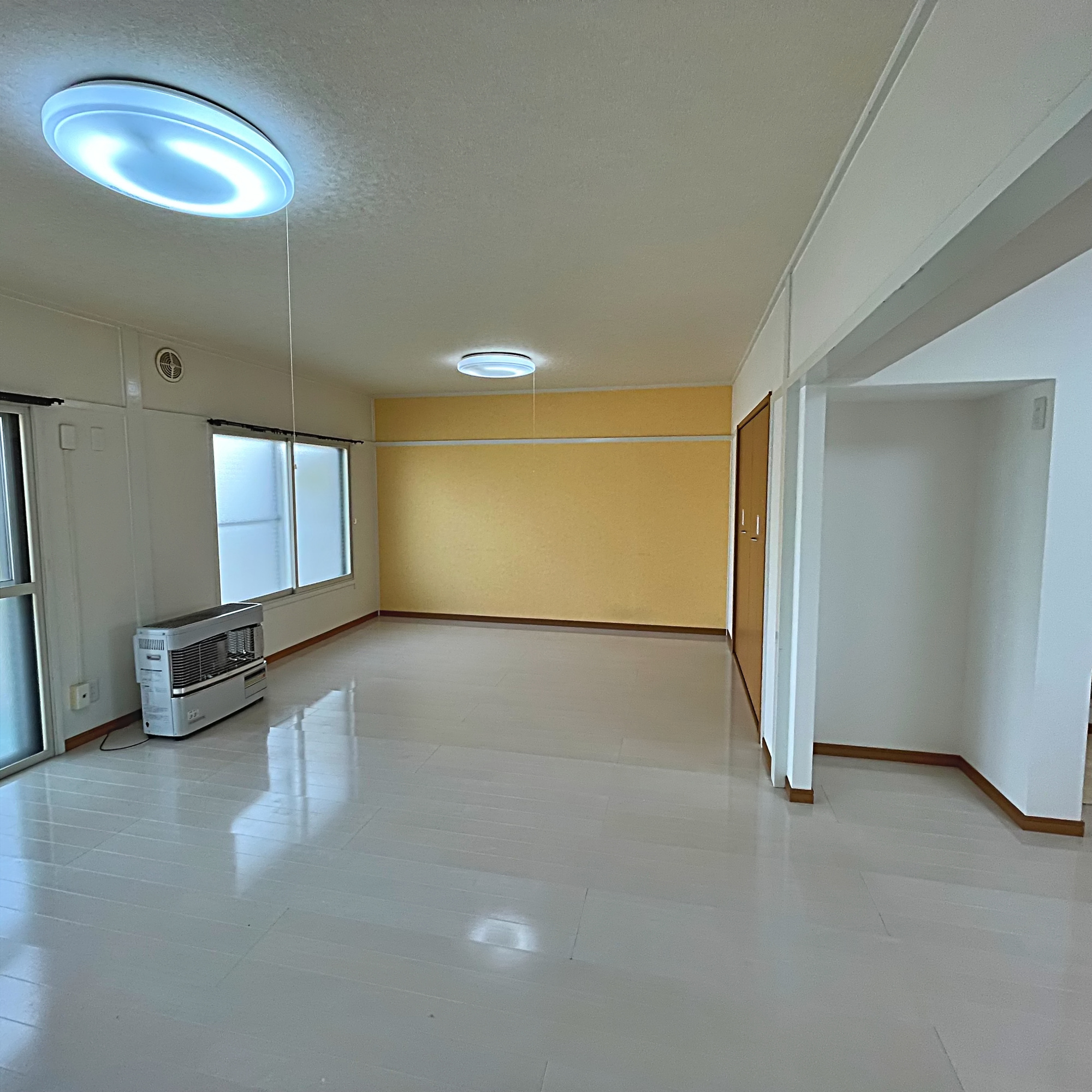 室蘭市高砂町2丁目20-5　高砂ハイツC棟の居間・リビング