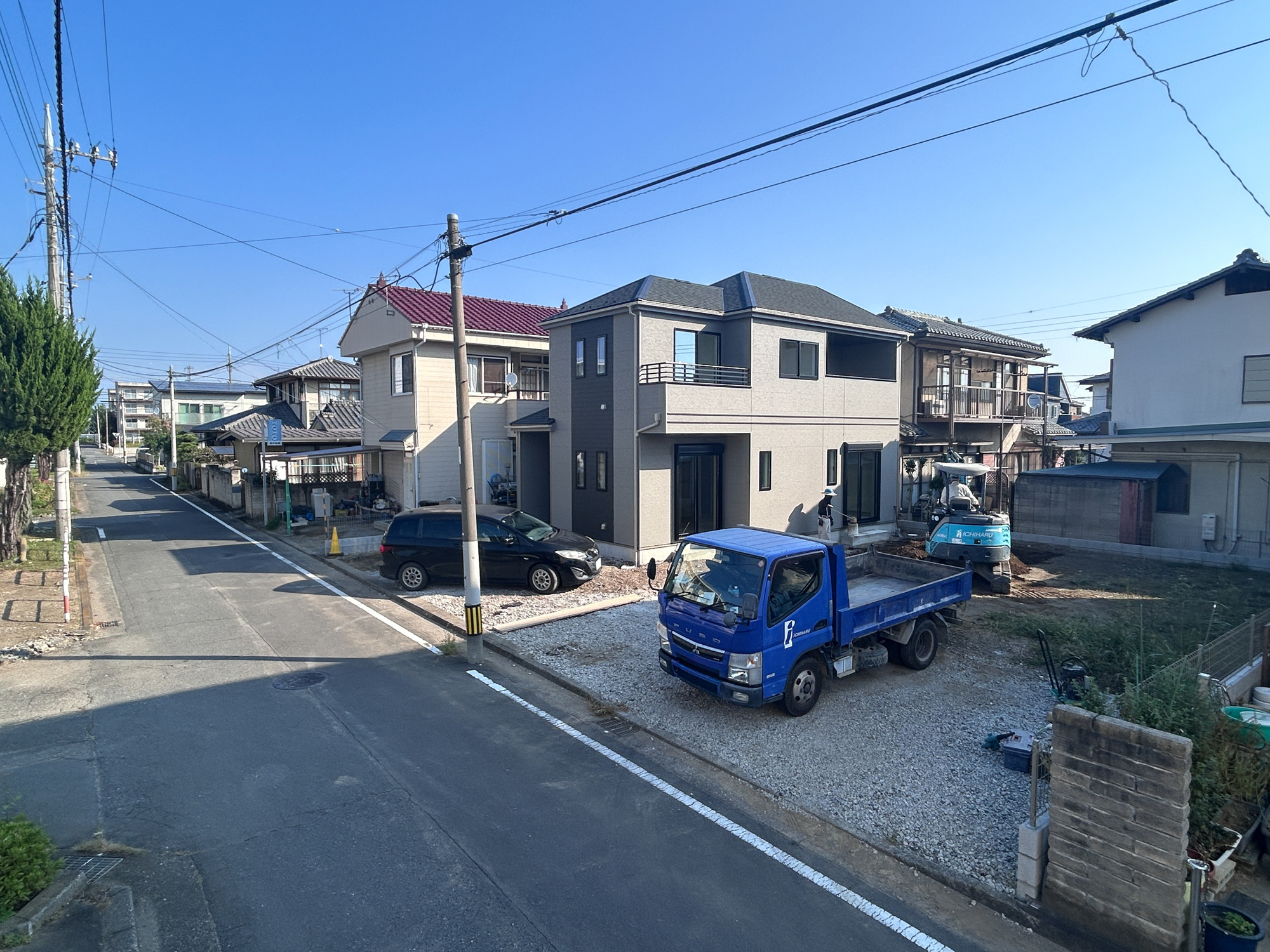 前橋市朝倉町3丁目　　新築住宅全1棟の前面道路含む現地写真|閑静な住宅地で子育て家族にピッタリ。毎日のお散歩も快適な緑に恵まれたエリアで、自然に包まれた穏やかな暮らしを実現するための、ゆとりある住環境が整っています。

