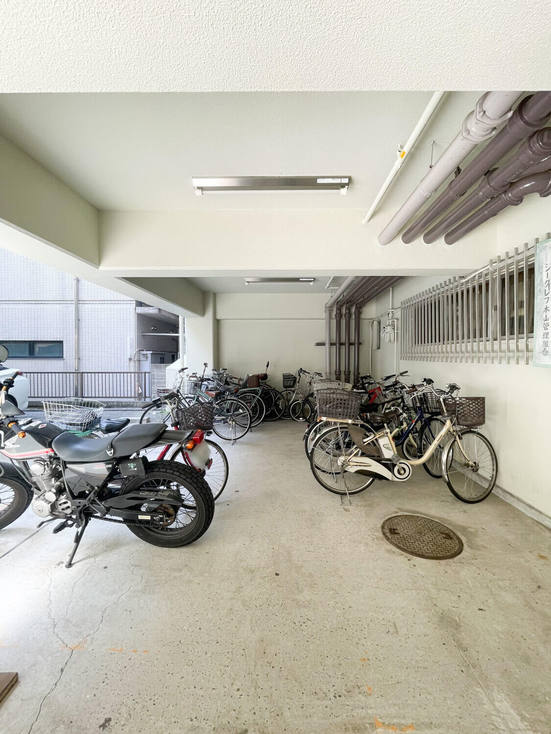 ジークレフ本山の駐輪場
