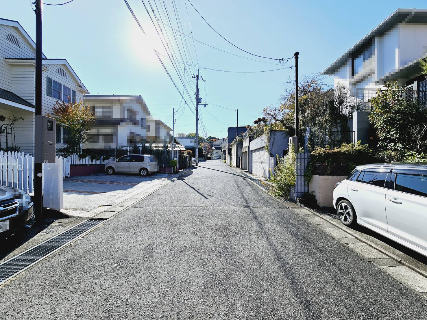 藤原台中町8丁目戸建の前面道路含む現地写真|■西側前面道路幅員約6ｍに接面