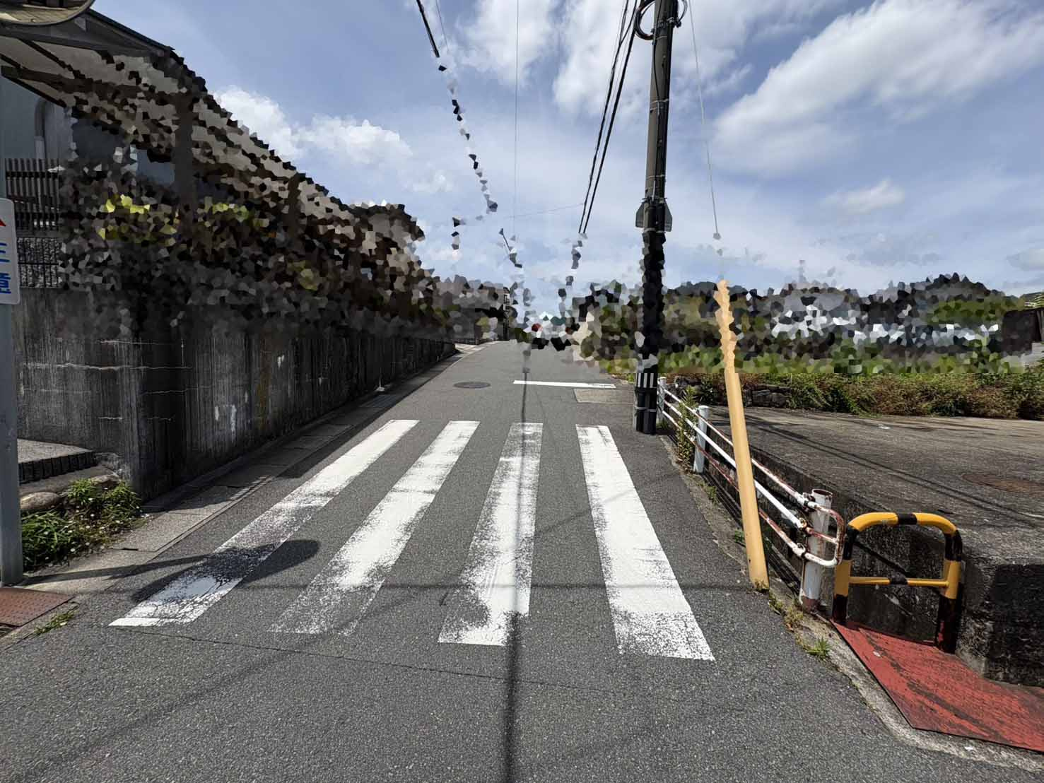屋敷町更地の前面道路含む現地写真