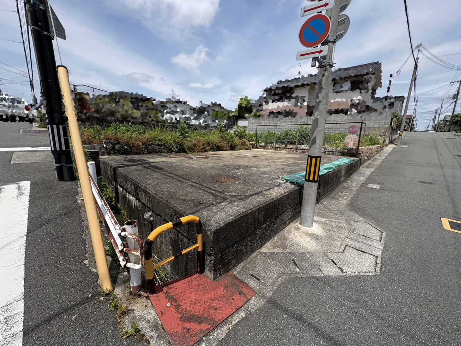 屋敷町更地の外観