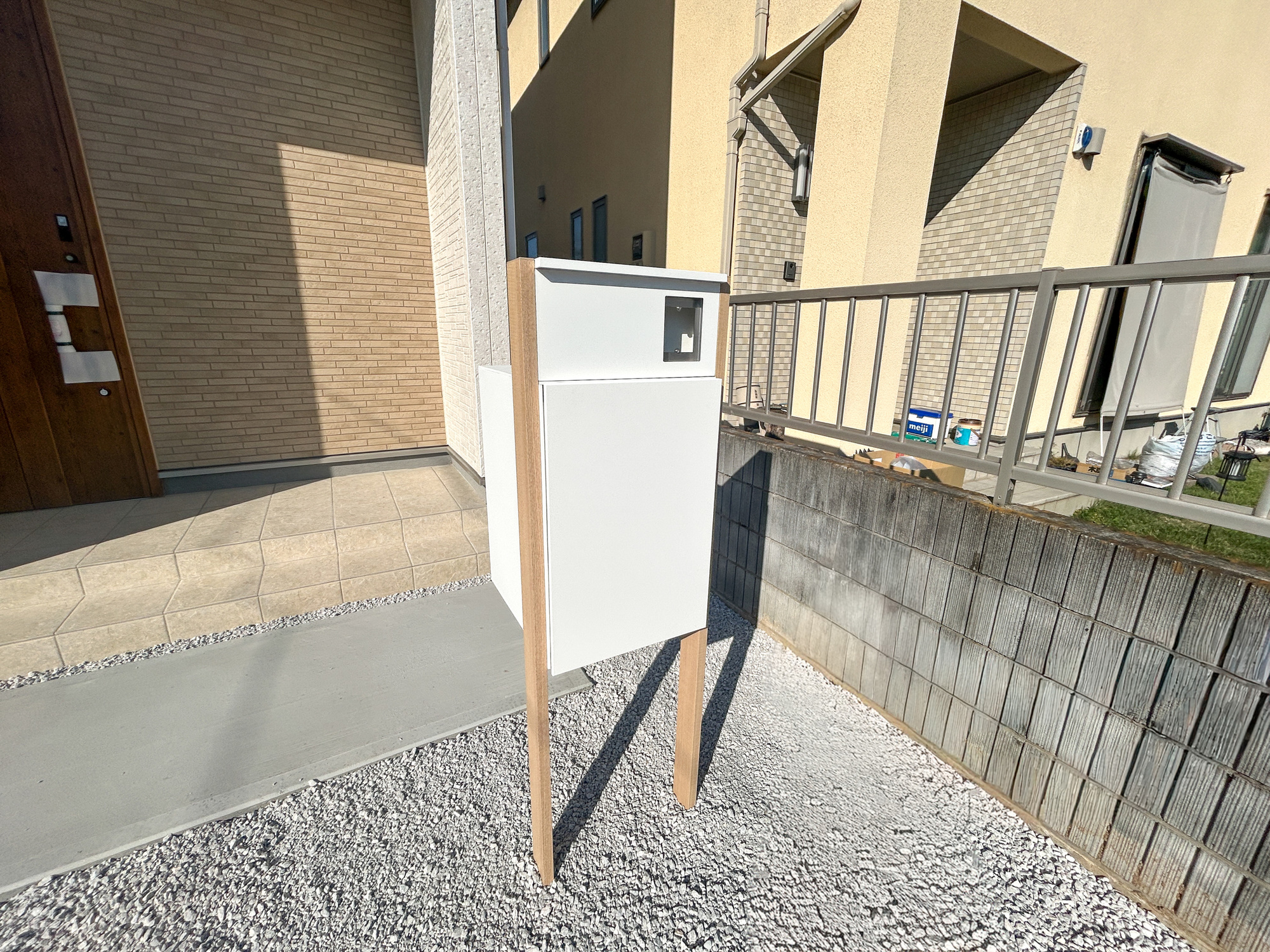 玉村町下新田3期　新築住宅全2棟の設備|おしゃれな機能ポールにはポスト、インターフォン、表札設置可能です♪