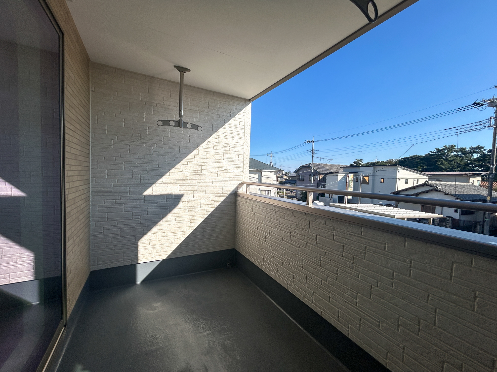 玉村町下新田3期　新築住宅全2棟のバルコニー|インナーバルコニーなので急な雨でも安心♪広々としたバルコニーで日々の洗濯物はもちろん、布団などの大物もたくさん干していただけます♪