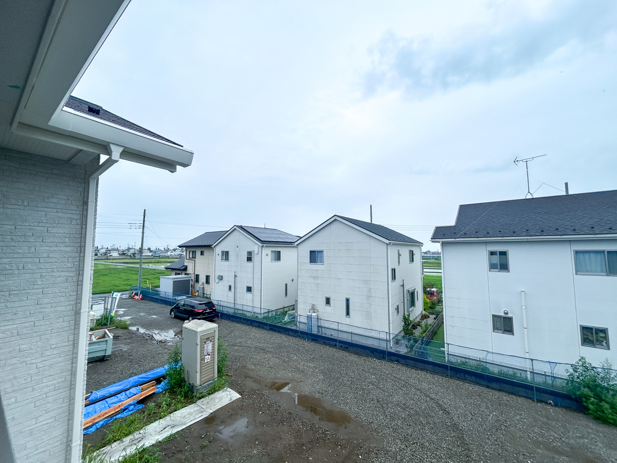 伊勢崎市西久保町第1期　新築住宅全4棟の展望|低層の一戸建てを中心とした街並みが整然と続き、周辺は高い建物が建っていないので、採光や開放性に恵まれ、空が広く緑の多い閑静な趣を感じる環境です。