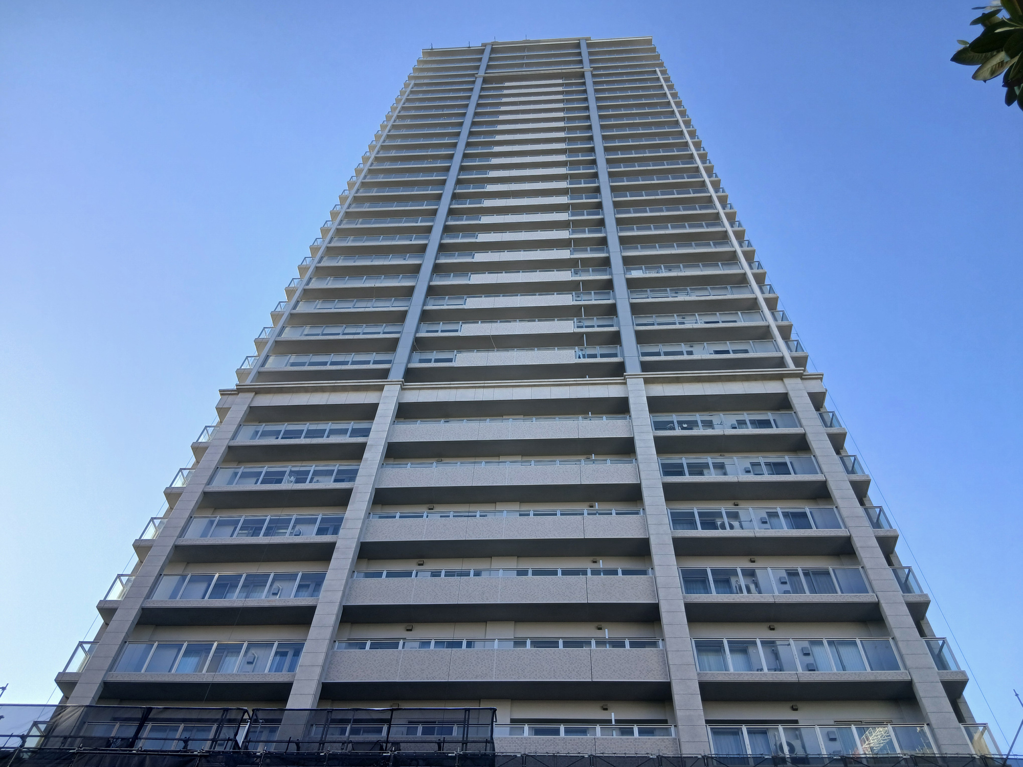 ライオンズタワー神戸元町の外観