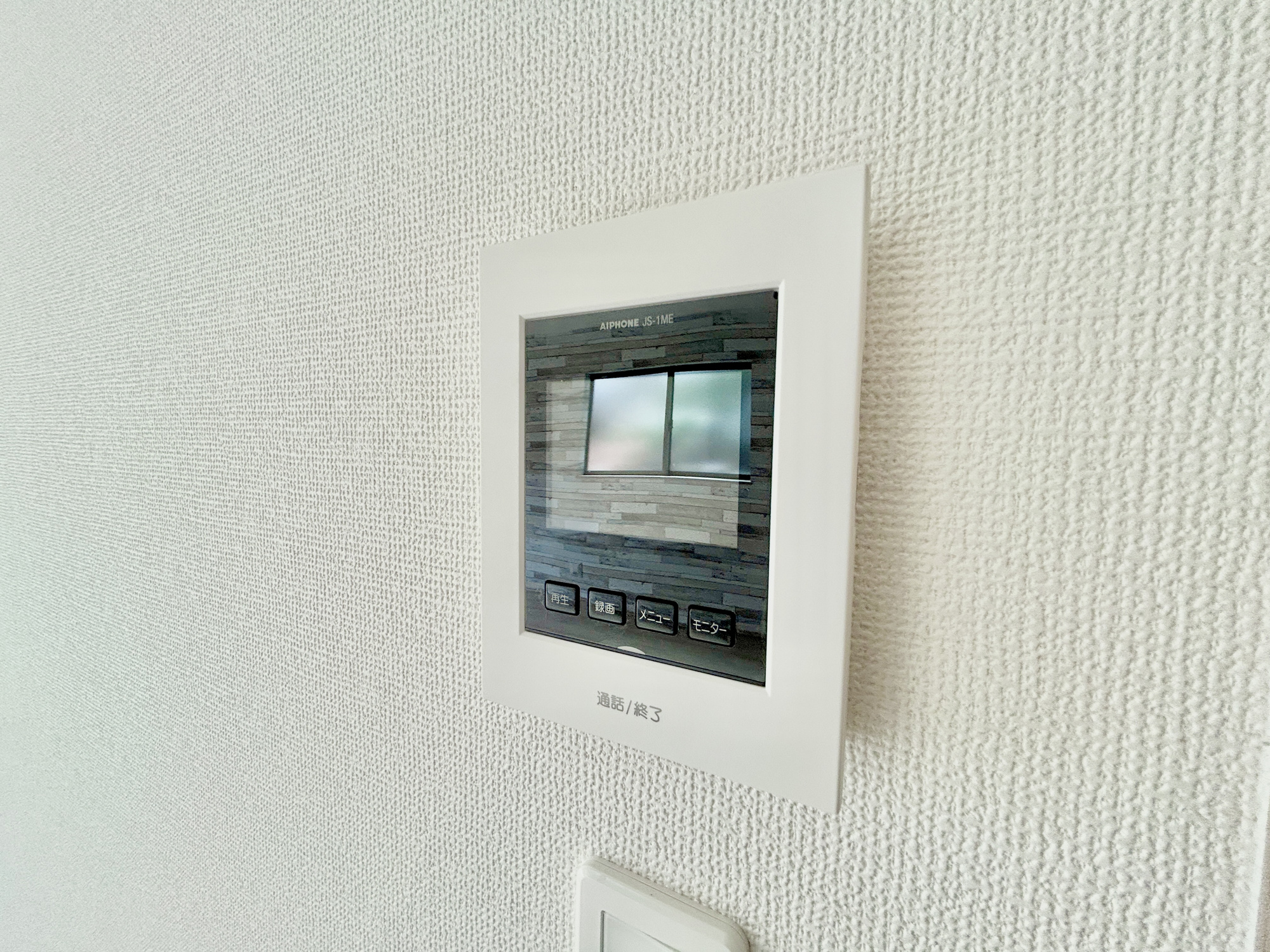 高崎市中豊岡町　新築住宅全1棟のセキュリティ|録画機能付きのインターフォンモニター♪カラーモニターフォンなので夜間もはっきり写ります♪						
						

