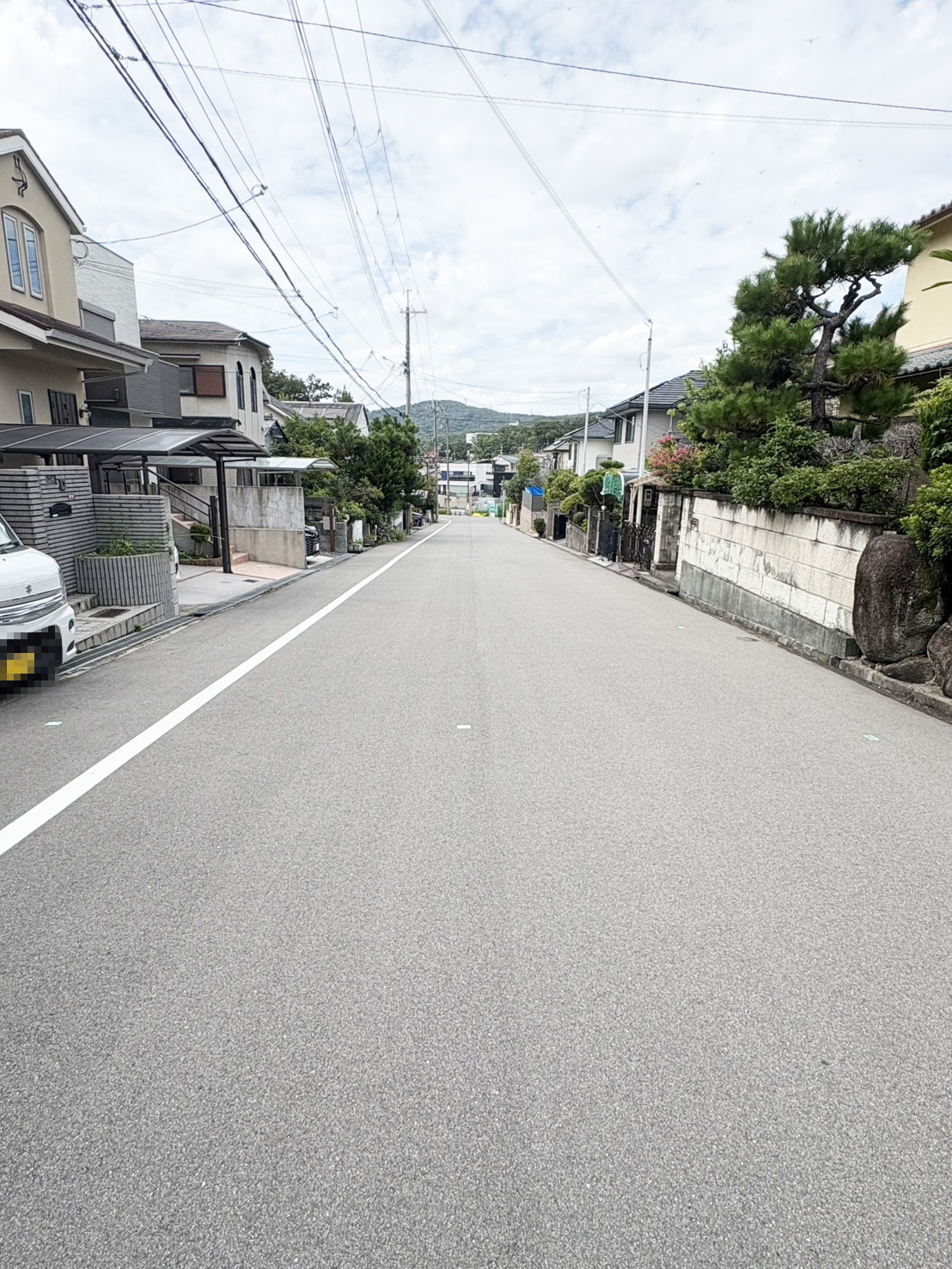 高槻市松が丘二丁目戸建の周辺|前道約８ｍです。（令和８年１０月現在）