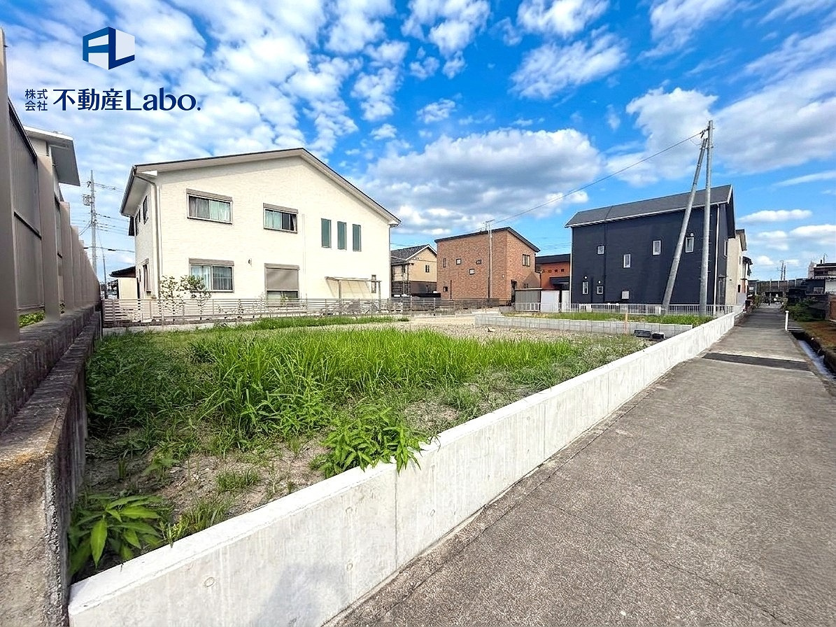 クレイドルガーデン　富士市森島第16　全2棟の外観|＜1号棟 建設地＞
隣地の法定外道路から撮影