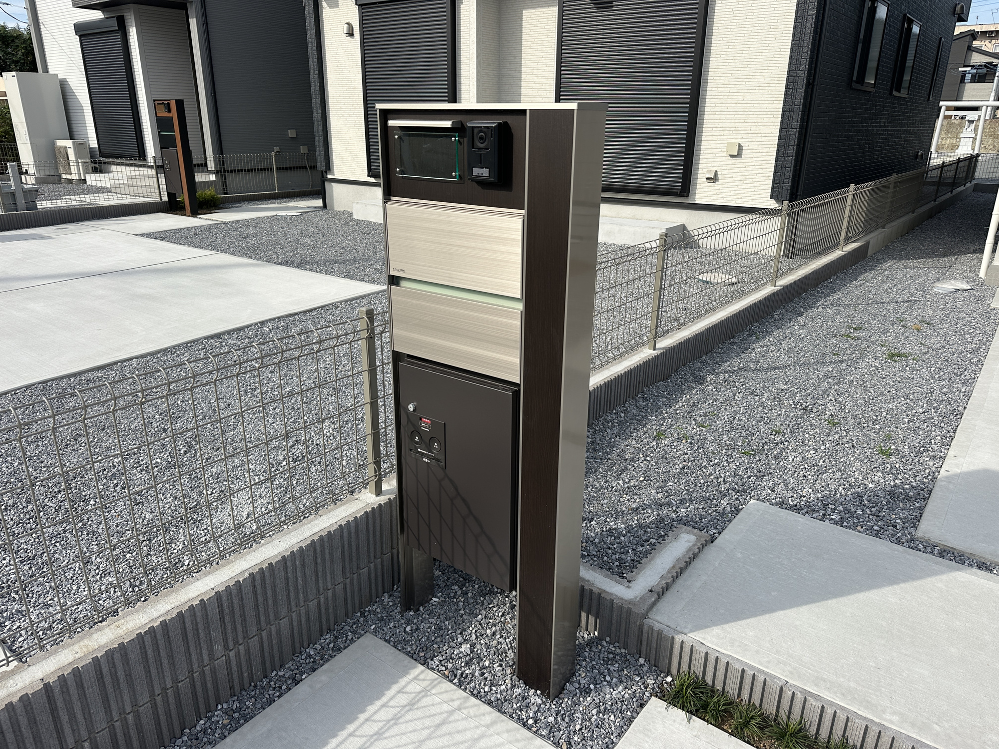 宇都宮市江曽島町1268　新築住宅全６棟の設備|おしゃれな機能ポールにはポスト、インターフォン、表札設置可能です♪